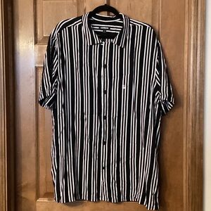 Men’s XL shirt